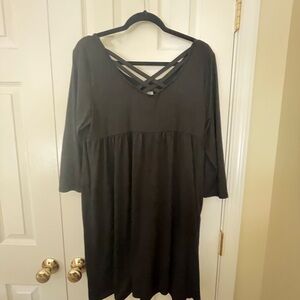 Women’s Black Long-Sleeve Crisscross V-Neck Dress